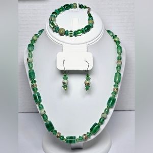 Vintage Green Glass Beaded Jewelry Set Necklace Bracelet Earrings
